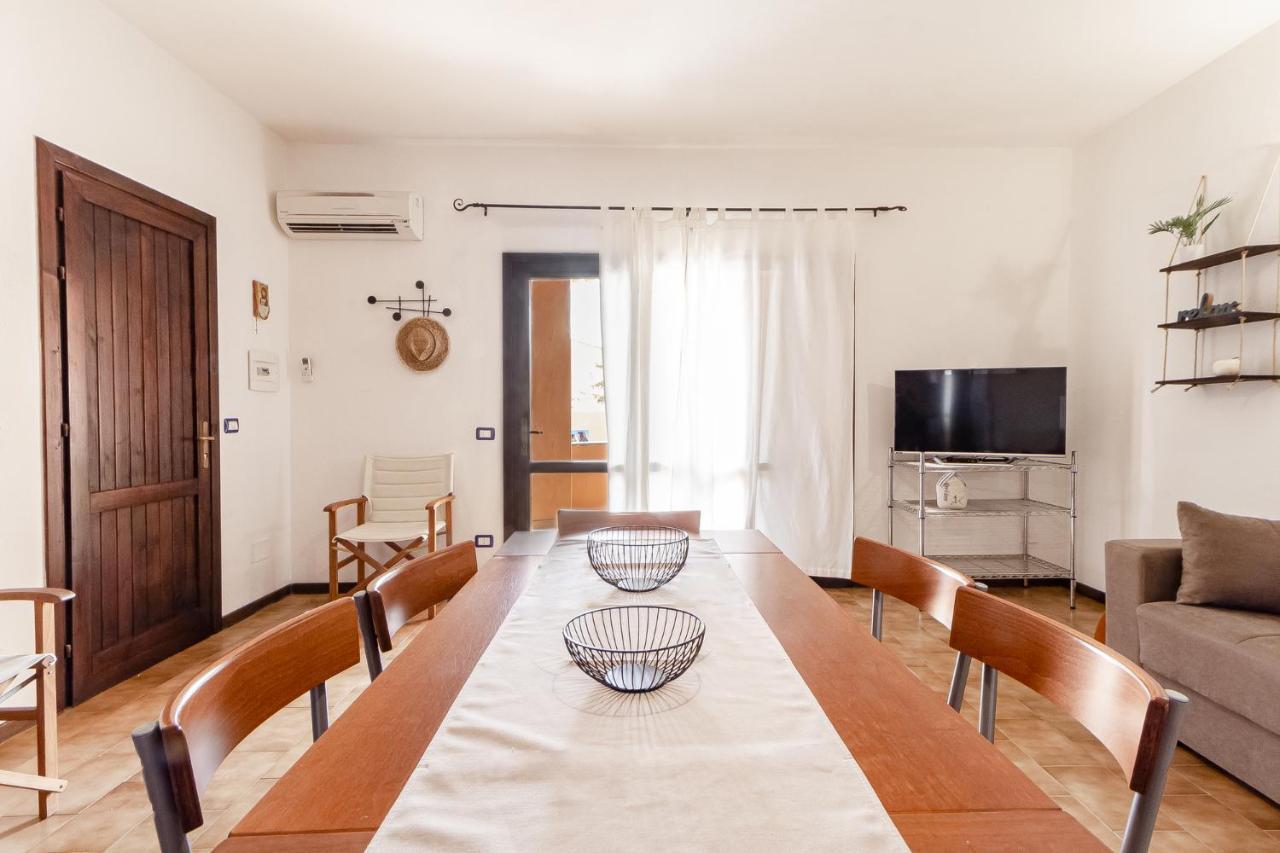 Apartamento Relax Family House al Mare Isola Rossa Exterior foto