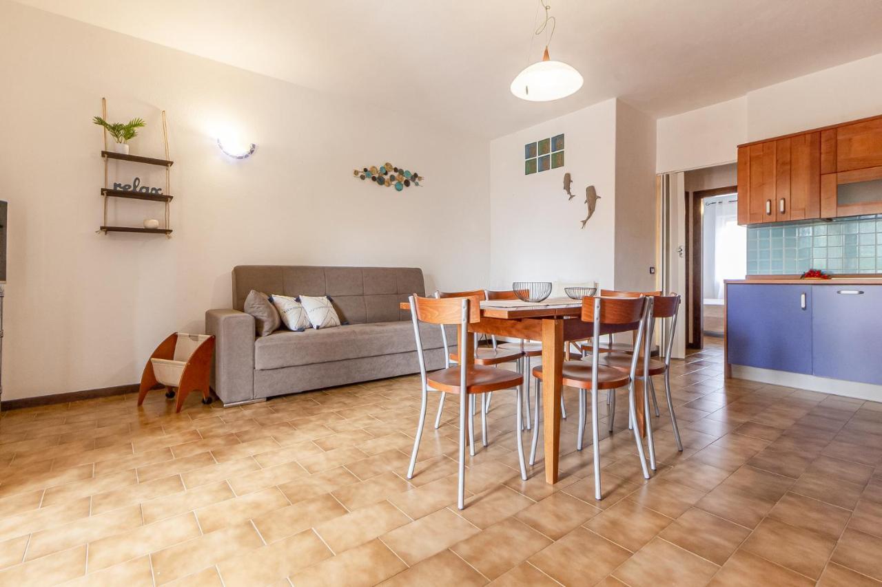 Apartamento Relax Family House al Mare Isola Rossa Exterior foto