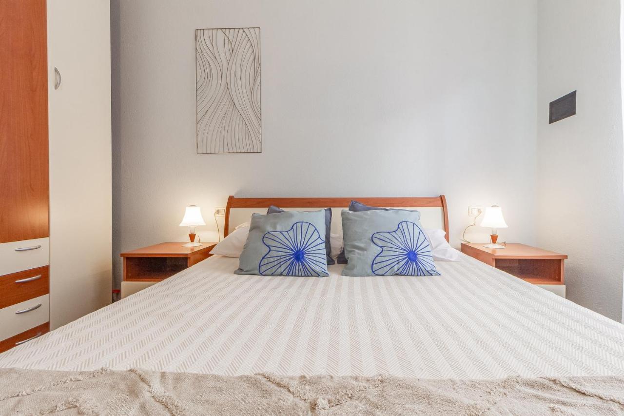 Apartamento Relax Family House al Mare Isola Rossa Exterior foto
