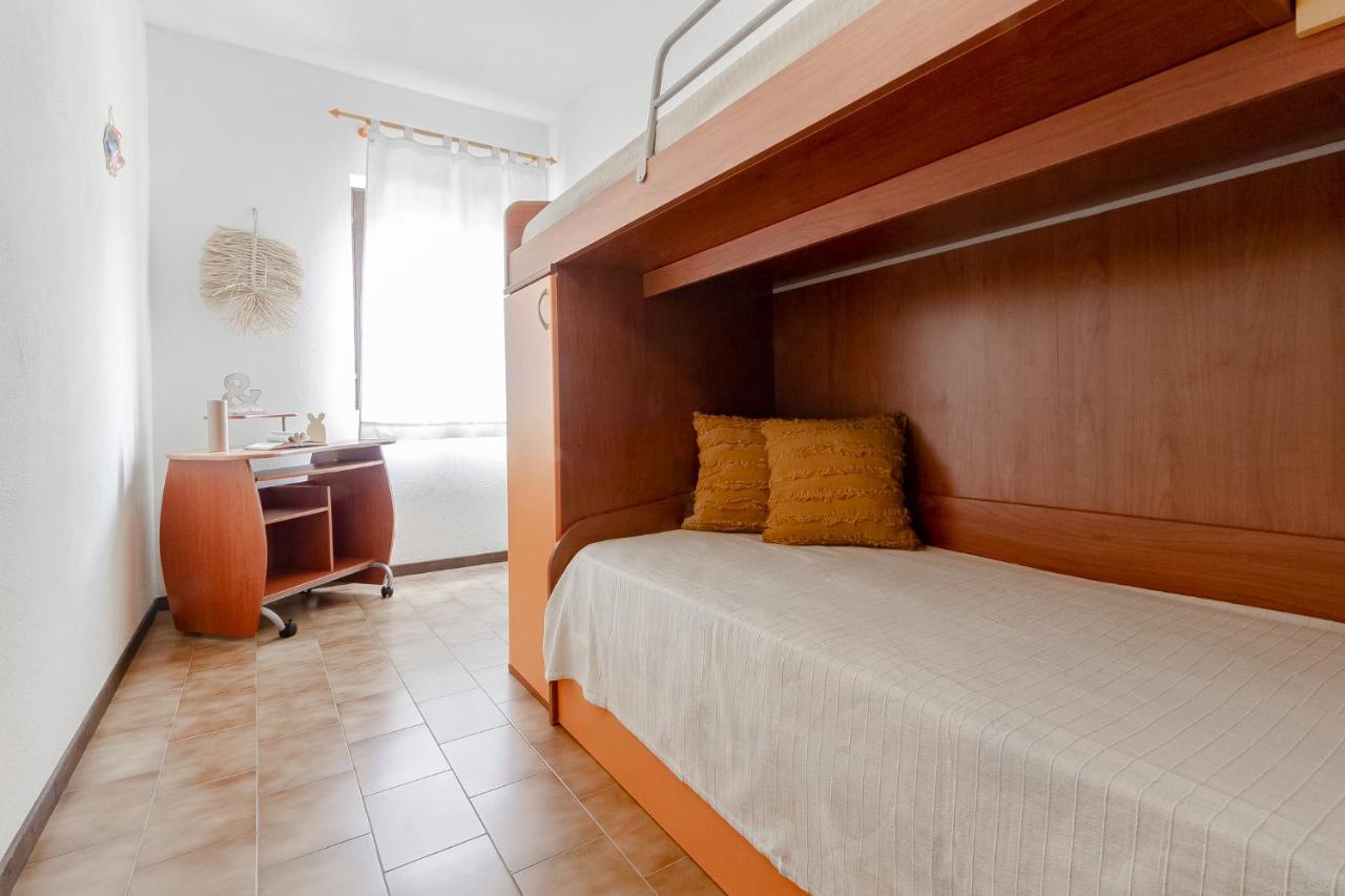 Apartamento Relax Family House al Mare Isola Rossa Exterior foto