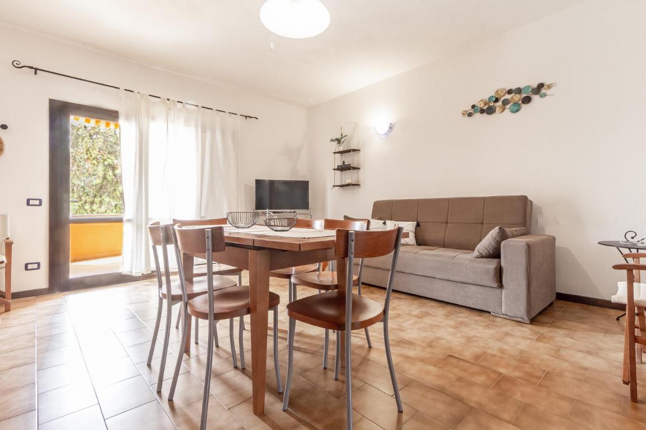Apartamento Relax Family House al Mare Isola Rossa Exterior foto