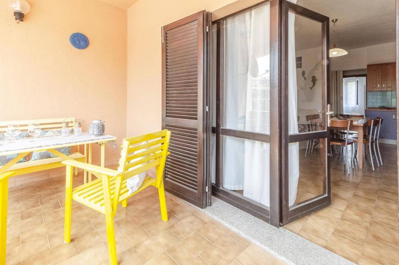 Apartamento Relax Family House al Mare Isola Rossa Exterior foto