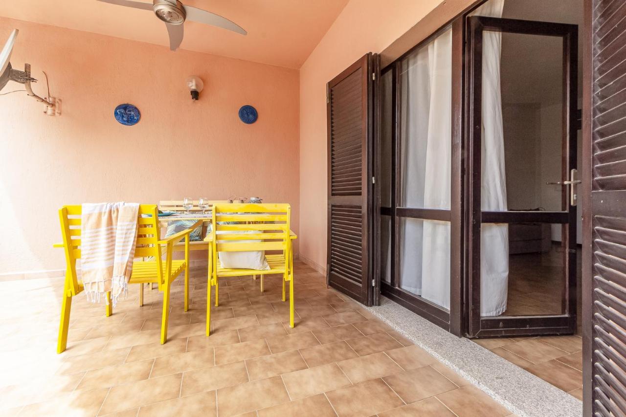 Apartamento Relax Family House al Mare Isola Rossa Exterior foto