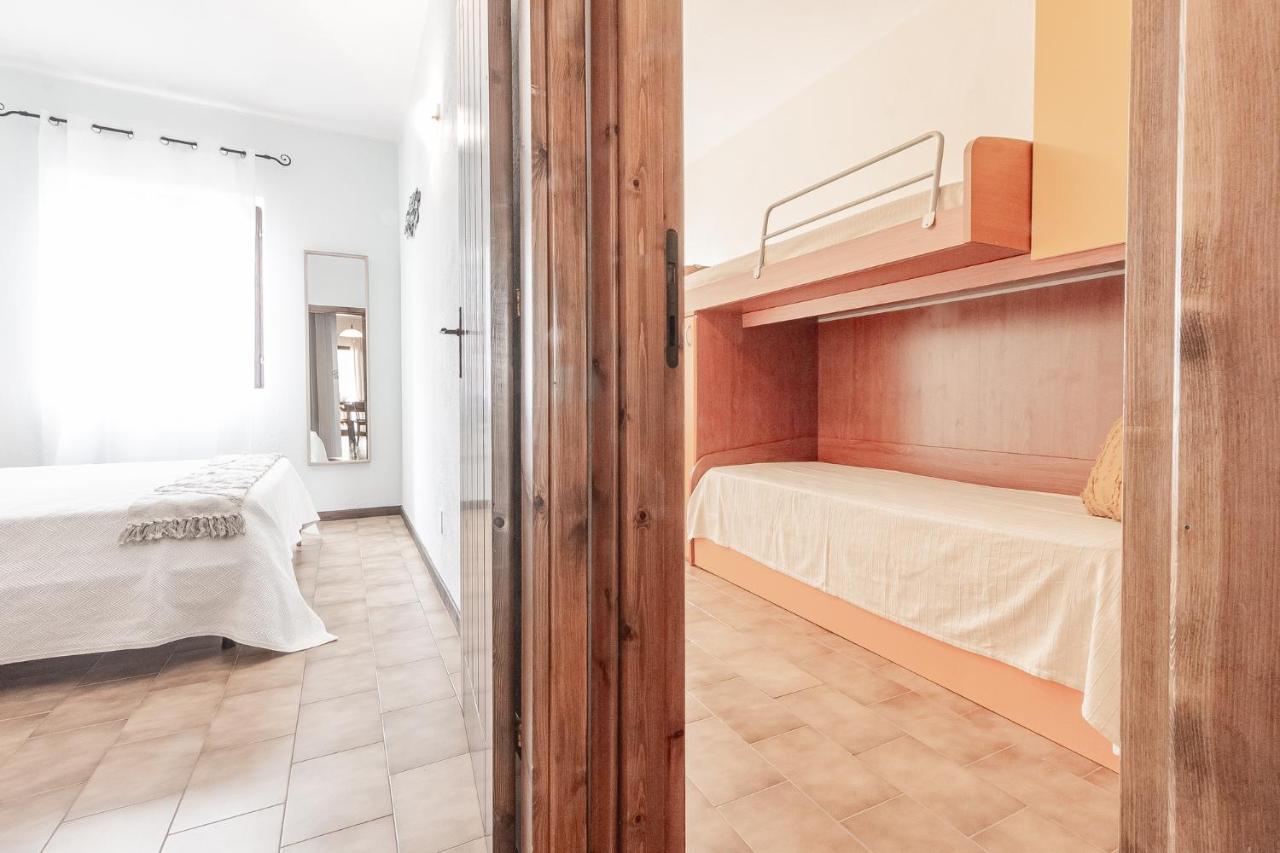 Apartamento Relax Family House al Mare Isola Rossa Exterior foto